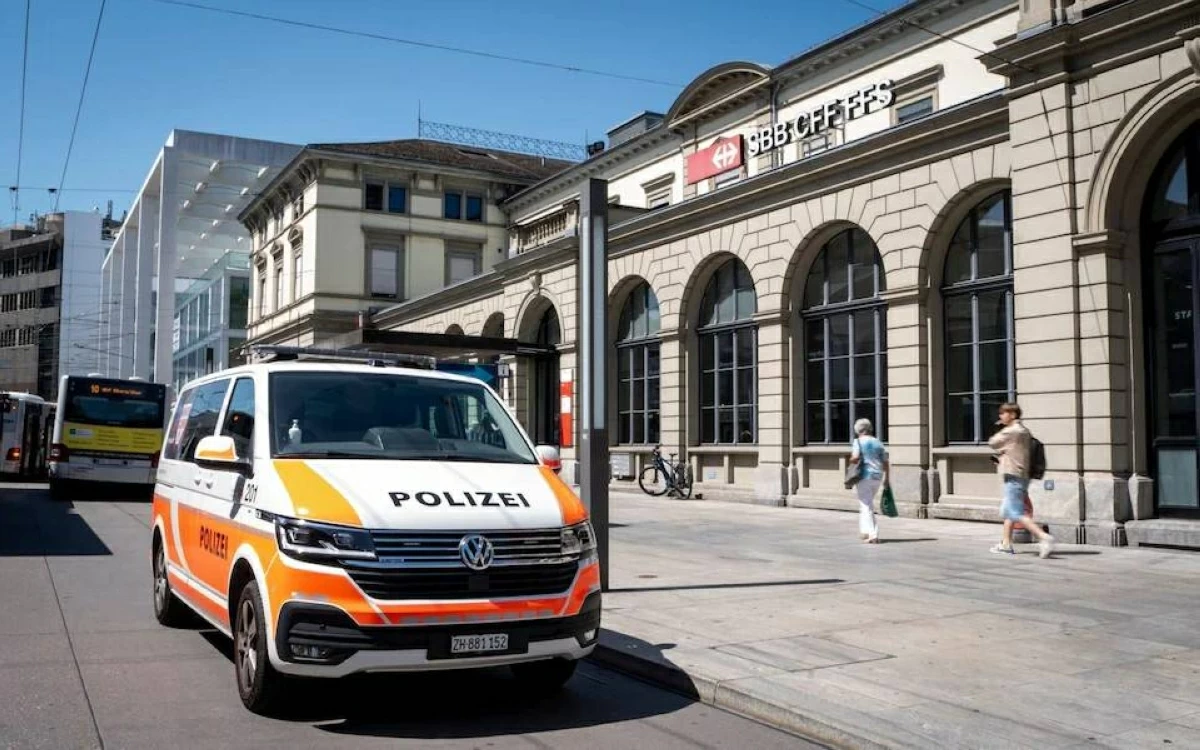 إصابة ثلاثة أشخاص بهجوم بسلاح أبيض في محطة القطارات بسويسرا