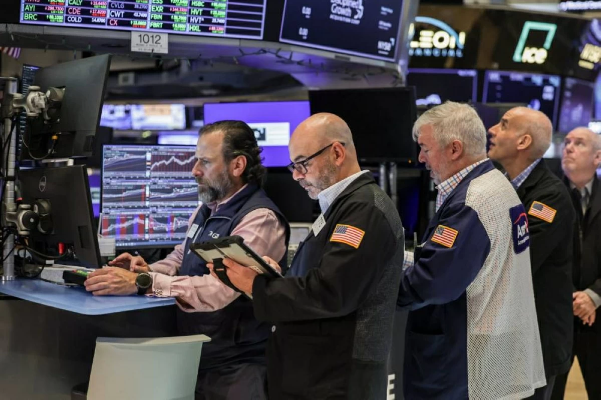 تذبذب أسواق وول ستريت مع تصاعد التوتر وارتفاع أسعار النفط