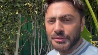 تامر حسني يحيي أجواء استاد القاهرة قبل مواجهة مصر وروسيا في كأس العاصمة الجديدة