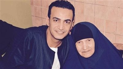 سمسم شهاب يكشف خضوع والدته لعملية جراحية معقدة تستلزم بتر كامل للساق اليمنى