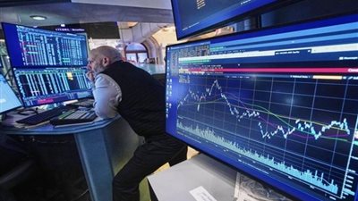 وول ستريت تحقق مستويات قياسية وسط هبوط أسعار النفط