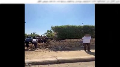 خلاف بين سكان كومبوند بالتجمع الخامس بسبب بوابة جديدة