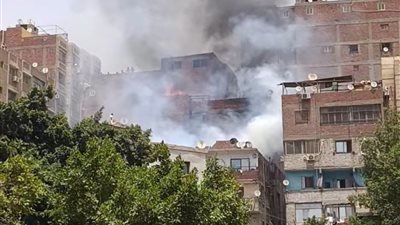 السيطرة على حريق أعلى عقارين بالمعادي دون إصابات