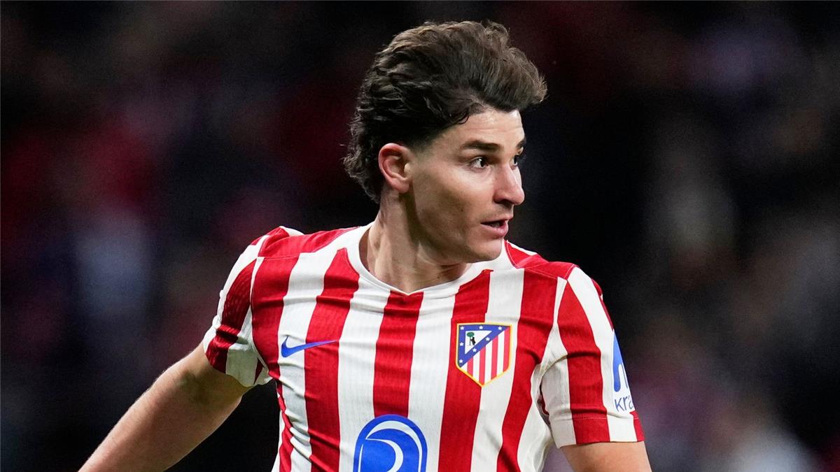 رد جديد من رئيس أتلتيكو مدريد على برشلونة بشأن إمكانية التعاقد مع ألفاريز