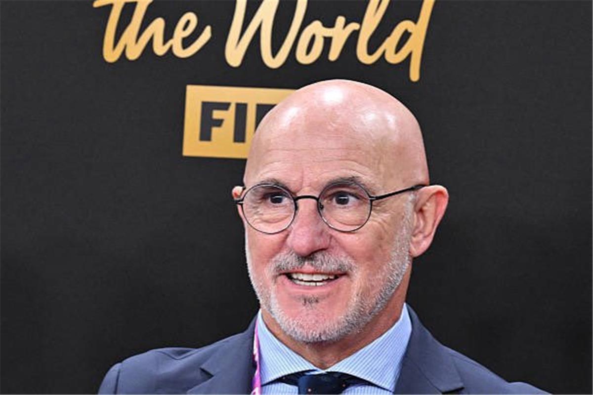 دي لا فوينتي يحسم موقفه من تدريب ريال مدريد ضمن مشروع إنريكي ريكيلمي