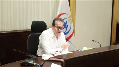 لا تسعير جبرياً للخدمات بالعيادات الخاصة والدولة تتحمل تكلفة باهظة للتأمين الشامل