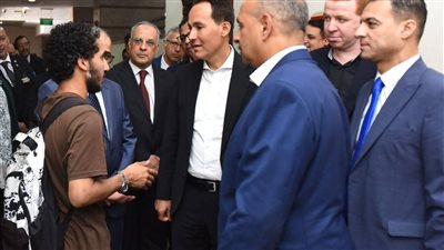 الرئيس التنفيذي للهيئة العامة للاستثمار يتفقد مركز خدمات المستثمرين والمنطقة الحرة العامة بالإسكندرية
