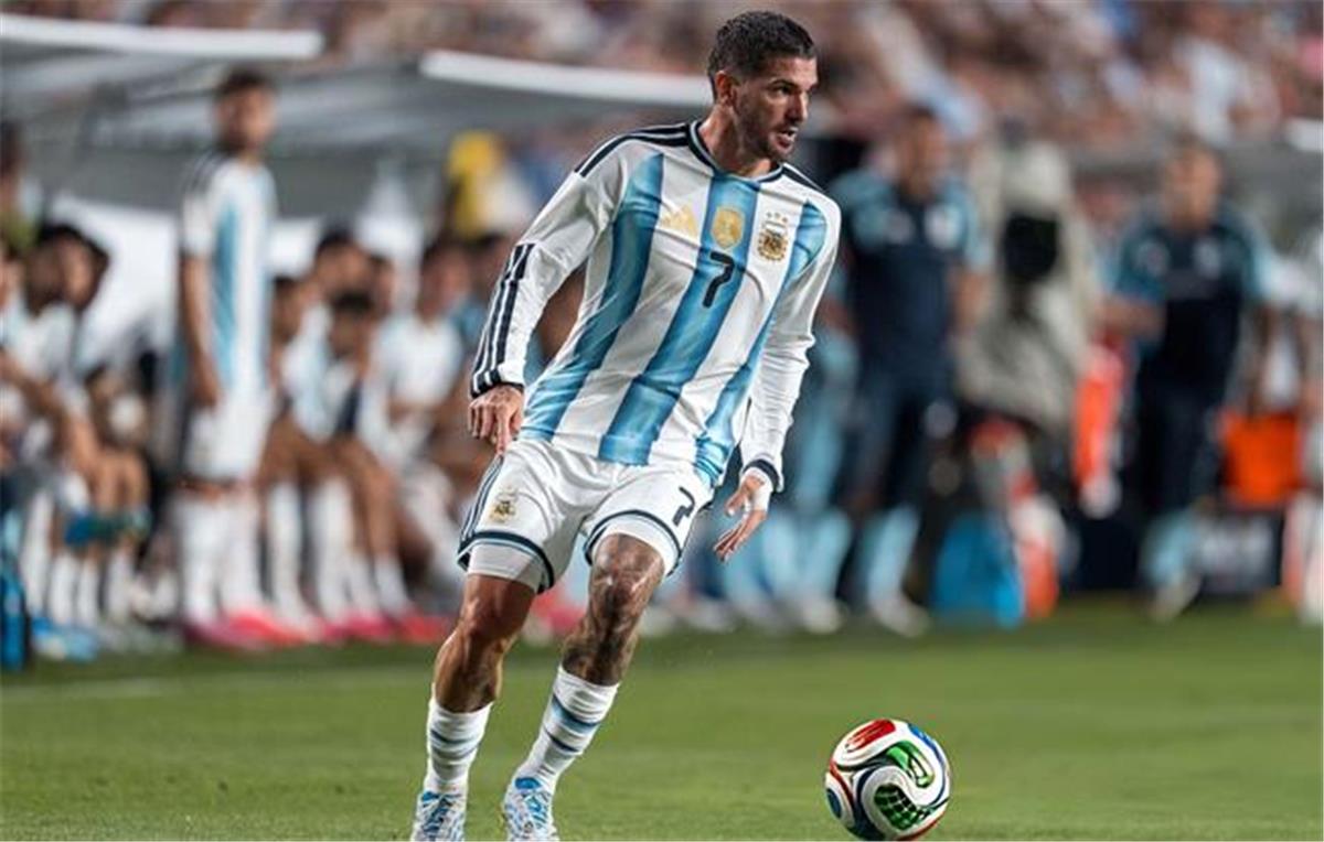دي بول يرفع التحدي قبل كأس العالم: نريد أن نصل إلى أبعد نقطة في البطولة