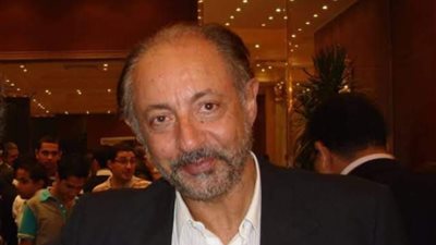 قطت ورقة شجر الفن.. الأب بطرس دانيال ينعي عبد العزيز مخيون بكلمات مؤثرة