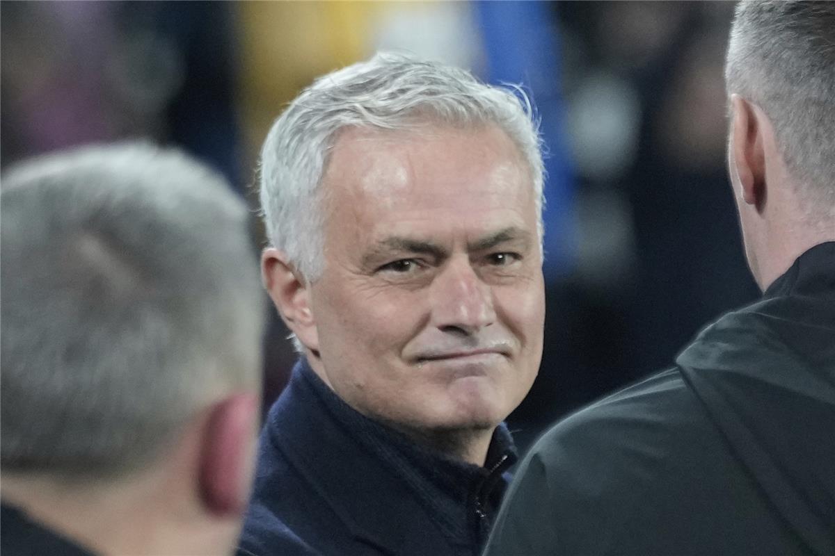 “صفقة هجومية” تثير غضب مورينيو من ريال مدريد وتؤجل مؤتمر تقديمه