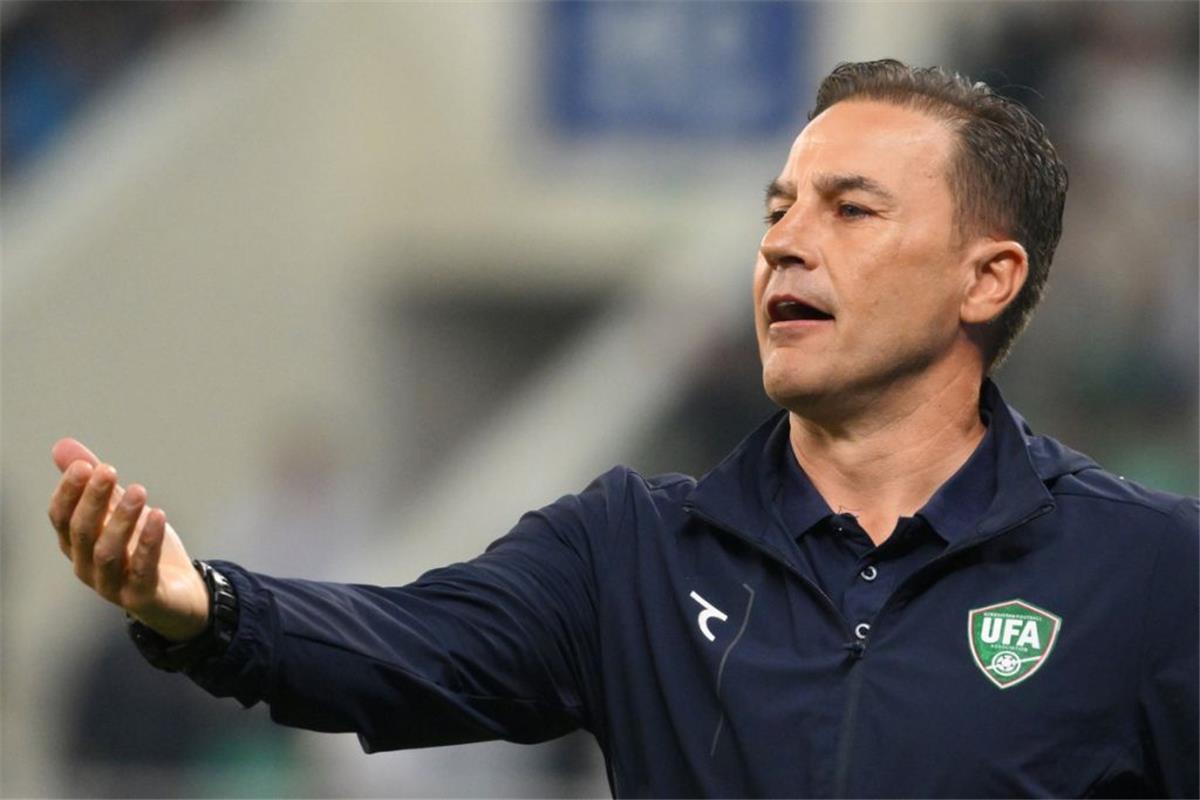 كانافارو يرد على صور “التفتيش المهين” مع منتخب أوزبكستان في أمريكا