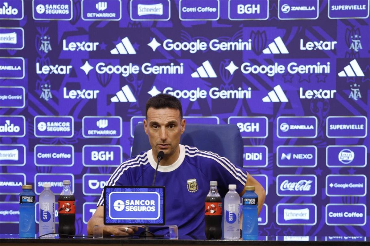 سكالوني يعلن استبدال باليردي بعد إصابته قبل المشاركة في كأس العالم
