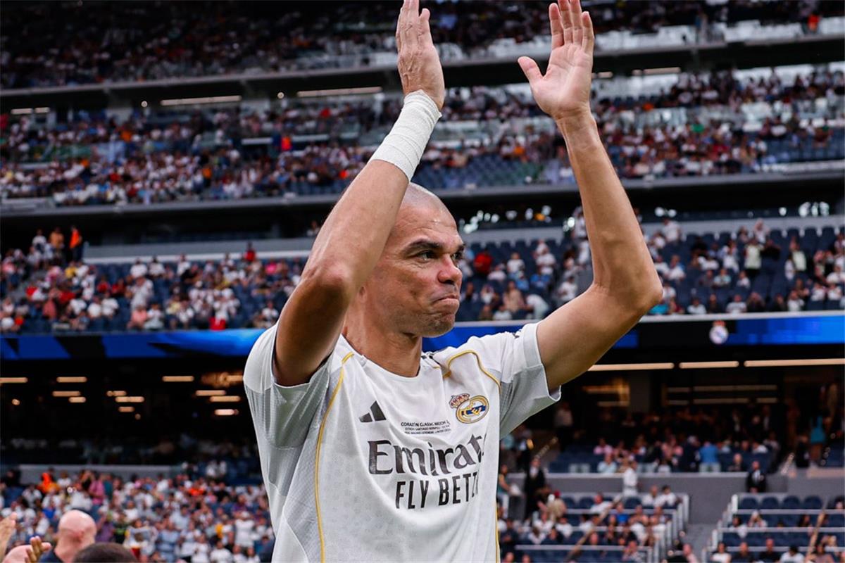 بيبي: أنا جاهز للعودة إلى ريال مدريد.. ومورينيو سيتوج بالكثير من البطولات