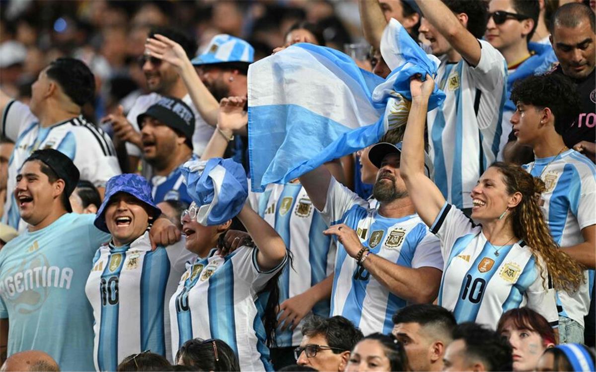 “بسبب النفقة”.. الأرجنتين تطالب بمنع 13 ألف مواطن من حضور كأس العالم