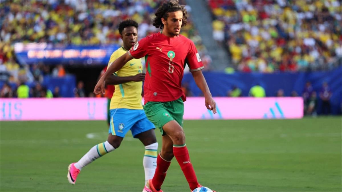 بعد تألقه أمام البرازيل.. أيوب بوعدي يرد على اهتمام ليفربول وآرسنال