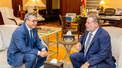 محافظ البنك المركزي يبحث مع نظيره التونسي أوجه التعاون المشترك بين الجانبين