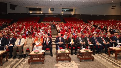احتفالًا بيوبيلها الذهبي .. جامعة المنيا تُحيي احتفالية “عيد العلم” وتكرّم علماءها وباحثيها وكوادرها المتميزة