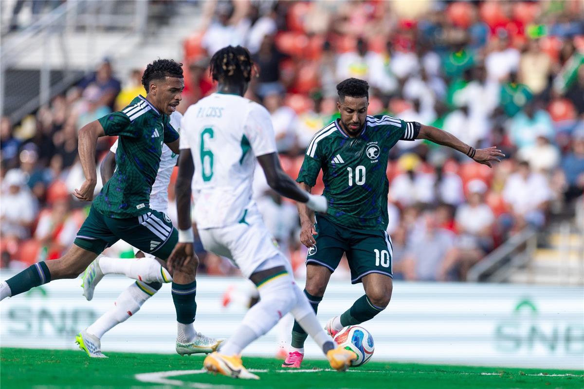 تشكيل السعودية أمام أوروجواي في كأس العالم.. ثنائي يقود الهجوم