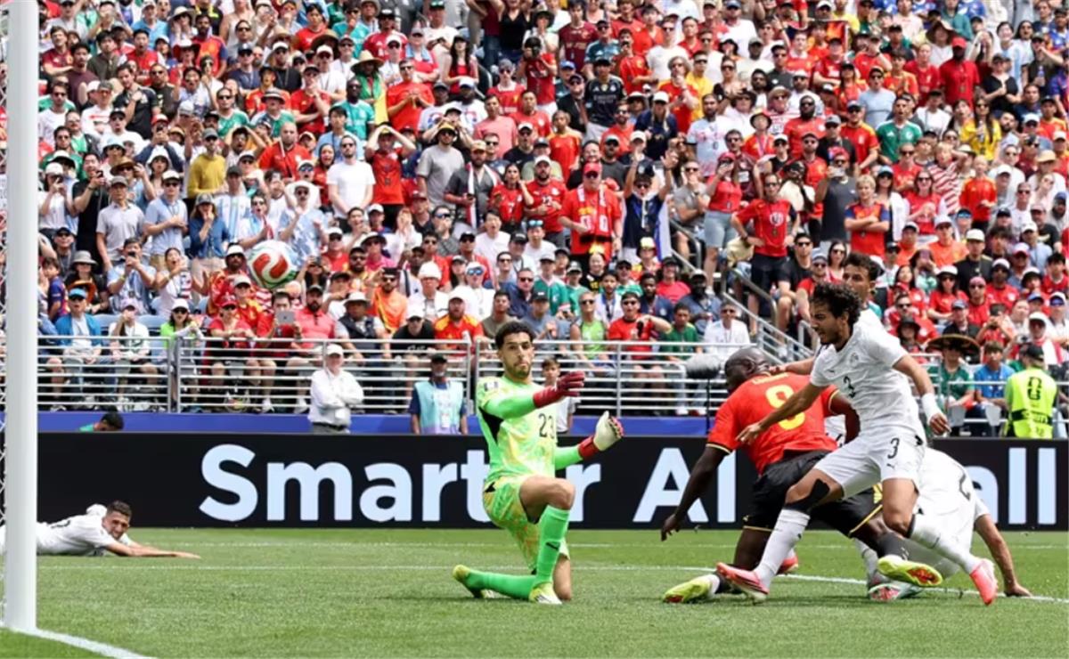 آس: مصر مزقت وسط بلجيكا.. أداء ذكي للفراعنة يُفاجئ الجميع في كأس العالم