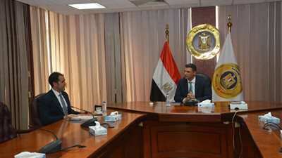 وزير الصناعة يبحث مع شركة جيد تكستايل إيجيبت خططها للتوسع في السوق المصري