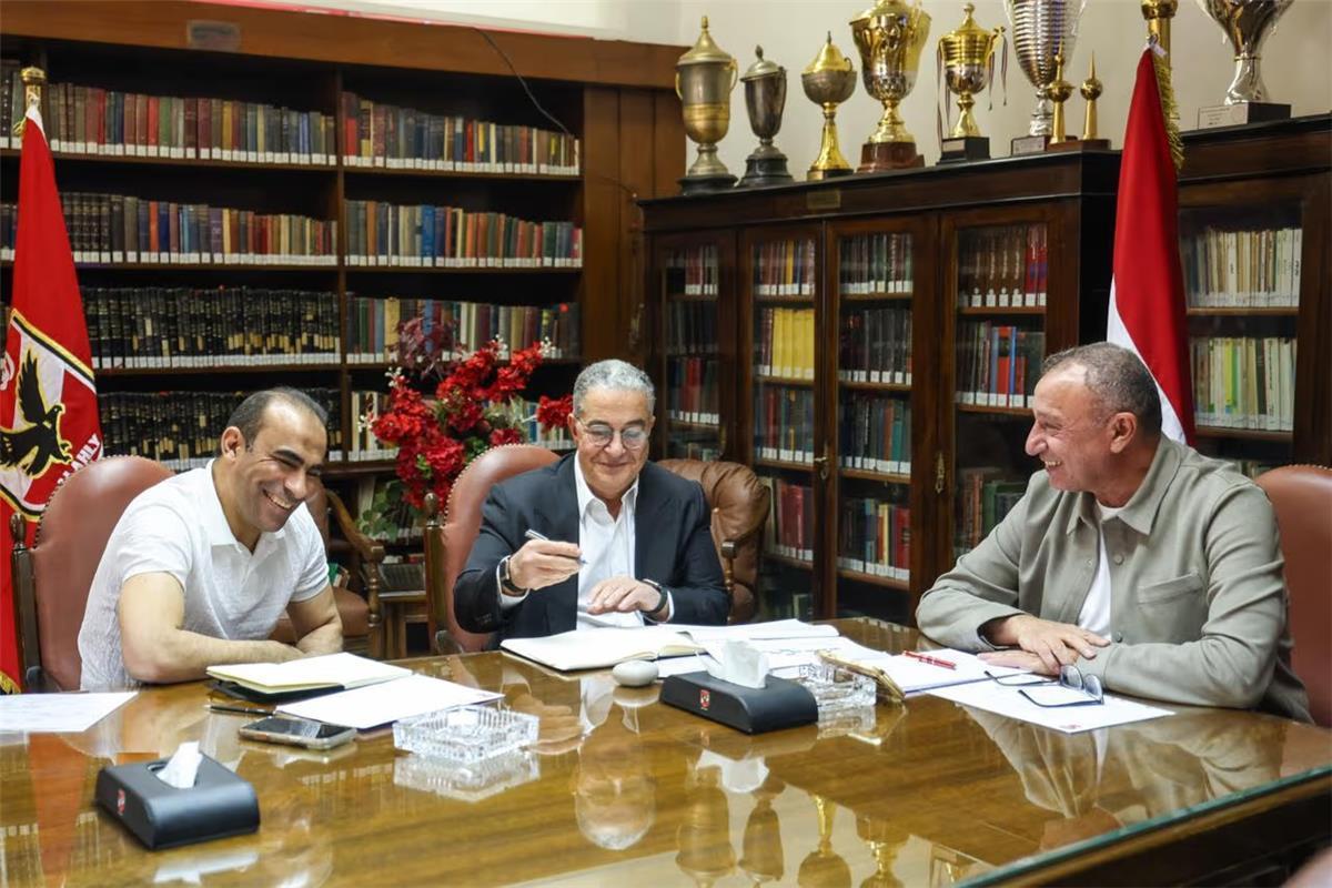 الخطيب يبتعد عن ملف كرة القدم في الأهلي نهائيًا.. وتعليق قوي من شوبير