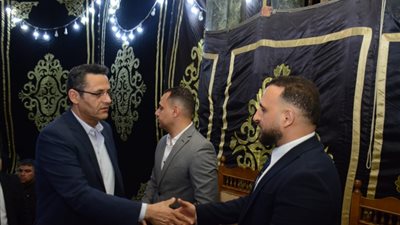 نقيب الصحفيين يقدم واجب العزاء في الزميل مصطفى الشربيني مسؤول ملف البرلمان بموقع تحيا مصر