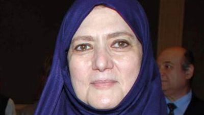 كفاكم أكاذيب.. شمس البارودي ترد على شائعات عمل ابنتها في الرقص