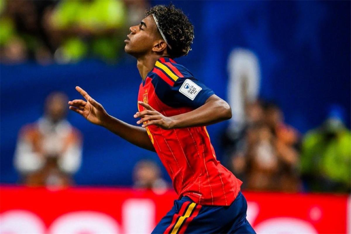 5 دقائق تنقذ لامين يامال من العقوبة في كأس العالم 2026