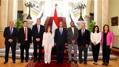 «تعزيز الأمن الصحي بالقارة الأفريقية».. وزير الخارجية يلتقي الوفد الطبي المصري العائد من تنزانيا وكينيا|صور