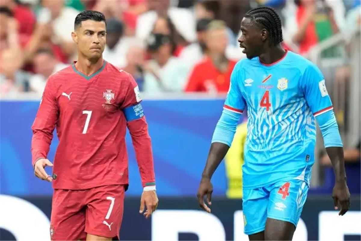 لاعب الكونغو: كريستيانو رونالدو لم يعد يحتاج خطة خاصة لإيقافه