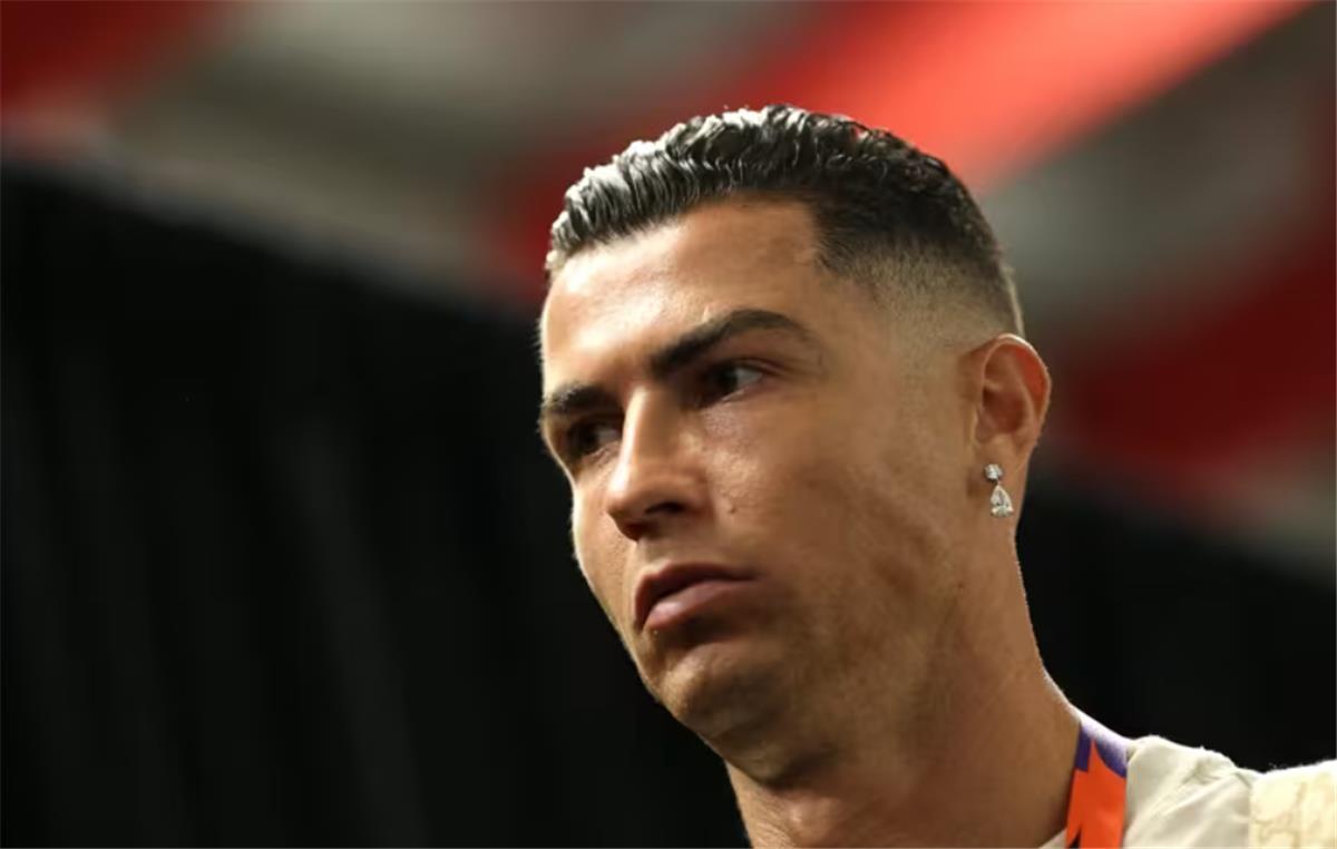 فييرا ينصح مدرب البرتغال بقرار حازم بشأن رونالدو قبل لقاء أوزبكستان