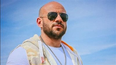 في عيد ميلاده.. أحمد مكي والانتصار على المرض النادر الذي كاد ينهي مسيرته