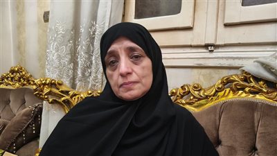 بسبب شريحة هاتف .. أول تعليق لوالدة عمرو بعد صدور حكم غيابي بالسجن 25 عامًا في قضية مخدرات