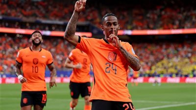 هولندا ضد السويد.. هولندا تكتسح السويد 5-1 وتتصدر المجموعة بكأس العالم