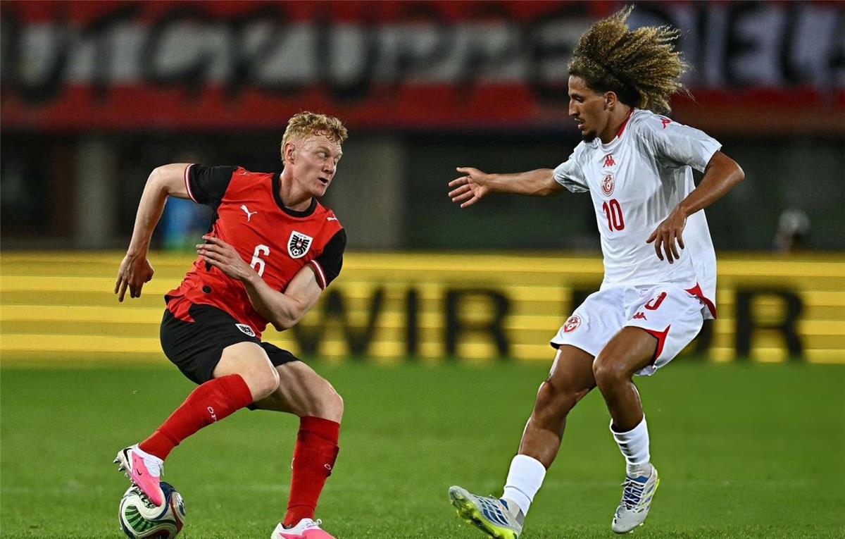 معلقين مباراة تونس واليابان اليوم في كأس العالم