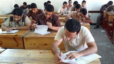 حرمان عام من وضع الامتحانات.. تعرف على عقوبة وضع أسئلة من خارج المنهج