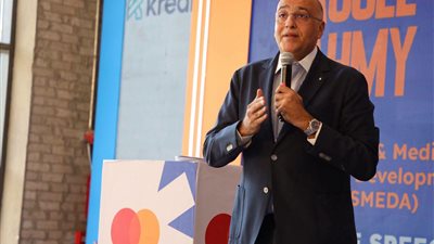 ملتزمون بتوفير آليات تمويل متنوعة توفر احتياجات كافة أنماط المشروعات المتوسطة والصغيرة
