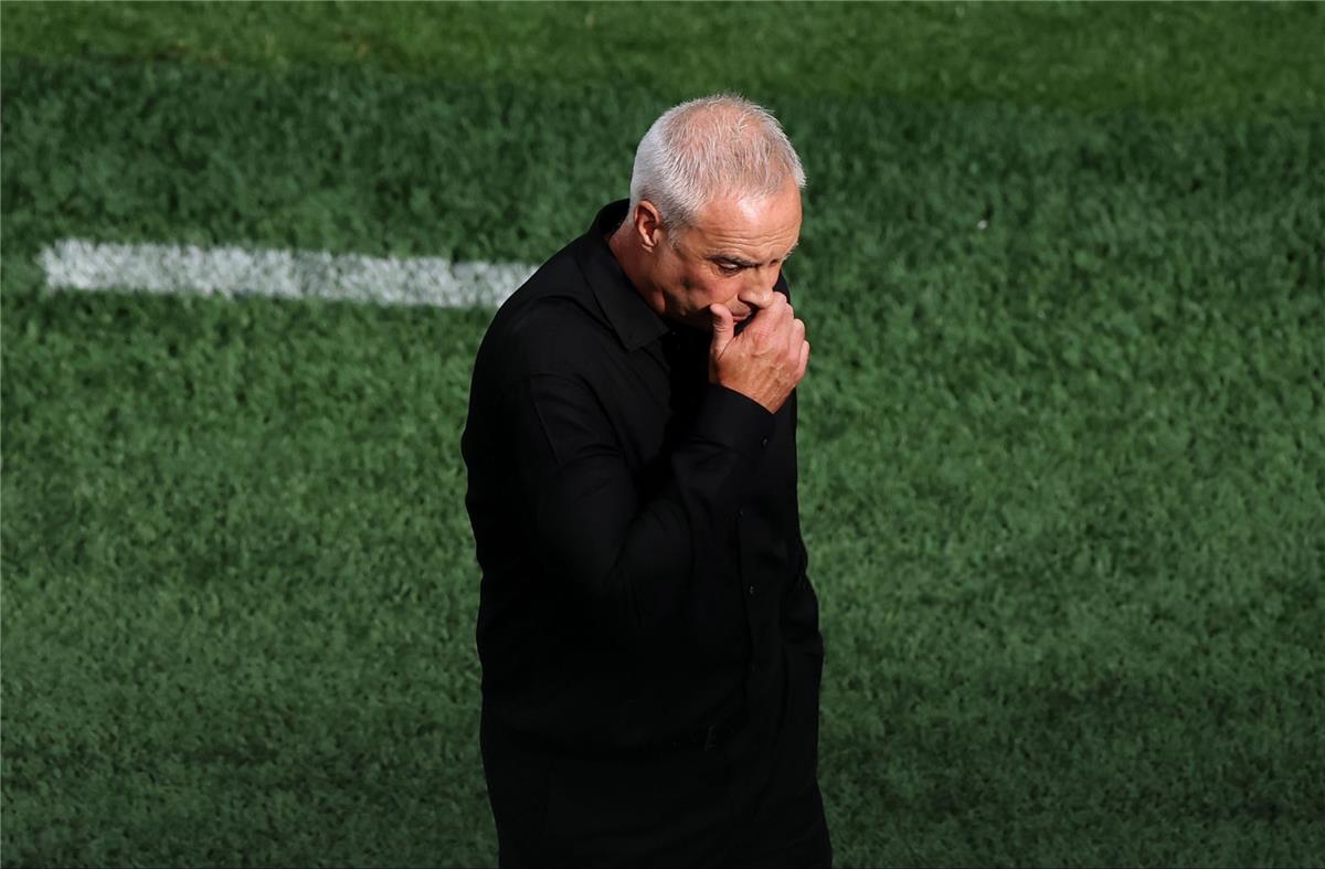 بسبب احتفالات الفراعنة.. مدرب نيوزيلندا يتحسر بعد الخسارة أمام مصر في كأس العالم