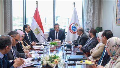 وزير الصحة يعقد اجتماعاً لمتابعة إنشاء مجمع صناعي لتصنيع الأجهزة التعويضية