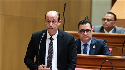 لمدة عام أو عامين.. النائب سمير البيومي بطالب بإعادة الموازنة إلى الحكومة وتأجيل المشروعات غير ذات الأهمية