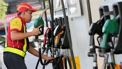 تراجع النفط العالمي يثير التساؤلات حول مستقبل أسعار البنزين في مصر