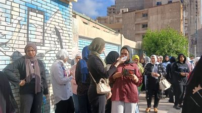 بدء توافد طلاب الثانوية العامة على اللجان لأداء امتحان اللغة الأجنبية الثانية 2026