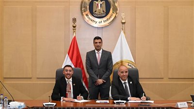 وزير الصناعة يشهد توقيع بروتوكول استراتيجي لتعزيز الابتكار الهندسي وتأهيل جيل من مهندسي السيارات
