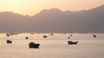 بالتنسيق مع المنظمة البحرية الدولية.. سلطنة عمان تفتح ممراً بحرياً مؤقتاً في مضيق هرمز