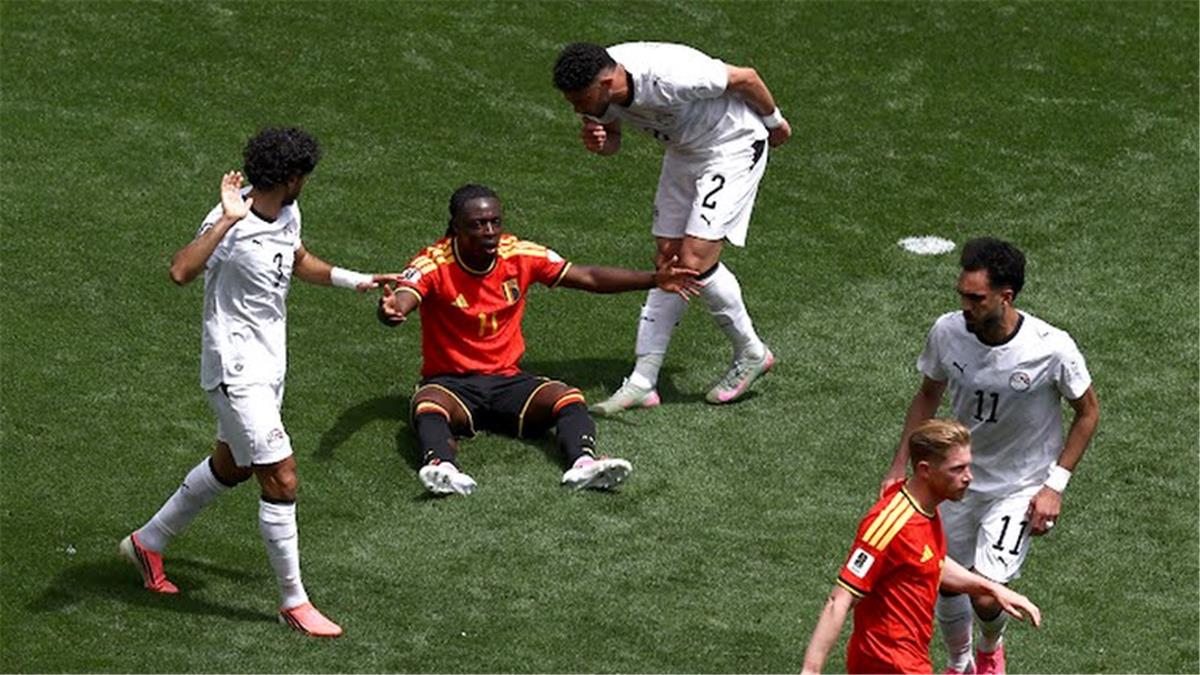 مجموعة مصر | بعد غيابه أمام إيران.. موقف دوكو من مباراة بلجيكا ونيوزيلندا في كأس العالم