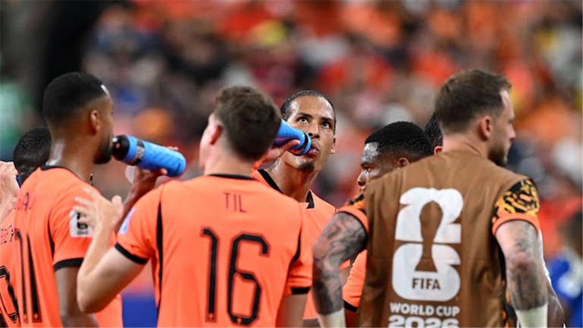نجم منتخب هولندا يواجه خسارة شخصية قبل مباراة المغرب في كأس العالم