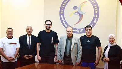 محمد مطيع يبحث تطوير الجودو خلال زيارته لنادي العبور الرياضي