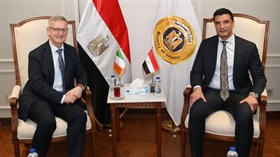 وزير الصناعة يبحث مع سفير أيرلندا بالقاهرة فرص تعزيز التعاون الصناعي بين البلدين