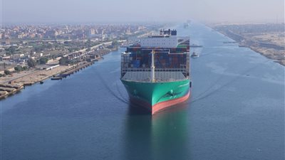 لأول مرة.. قناة السويس تشهد عبور سفينة الحاويات العملاقة CMA CGM VENDOME