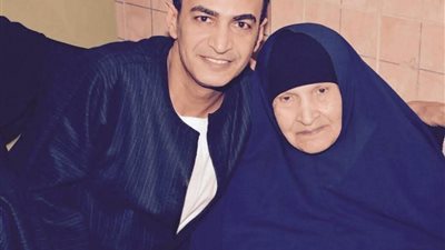 وفاة والدة المطرب سمسم شهاب بعد صراع طويل مع المرض